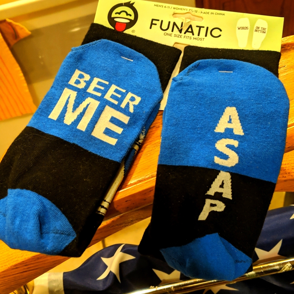 NIP Beer Me Socks